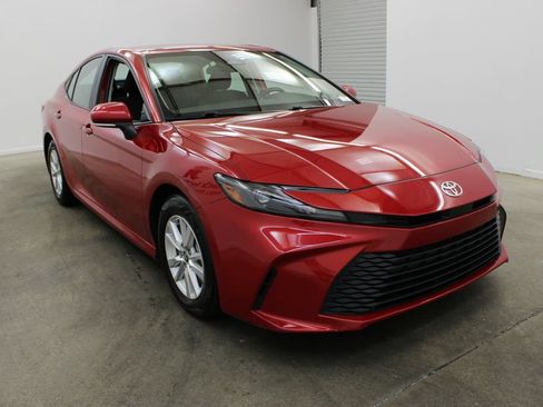 Used 2025 Toyota Camry LE FWD image 6