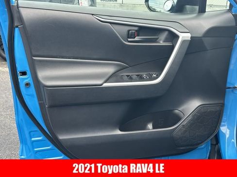 Certified 2021 Toyota RAV4 LE FWD image 4