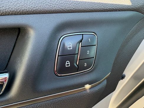 Used 2018 Lincoln MKC Reserve w/ Lincoln MKC Climate Package image 11