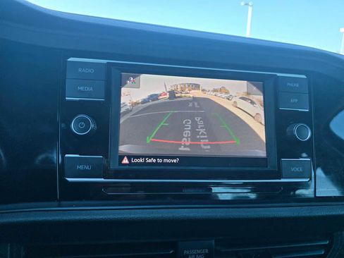 Used 2024 Volkswagen Jetta SE image 29