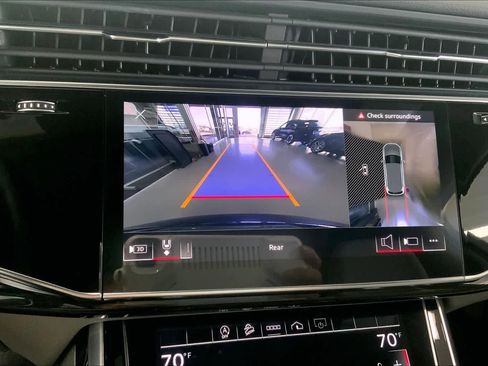 Used 2022 Audi Q7 Premium Plus image 23