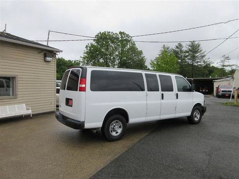 Used 2020 Chevrolet Express 3500 LS RWD image 8