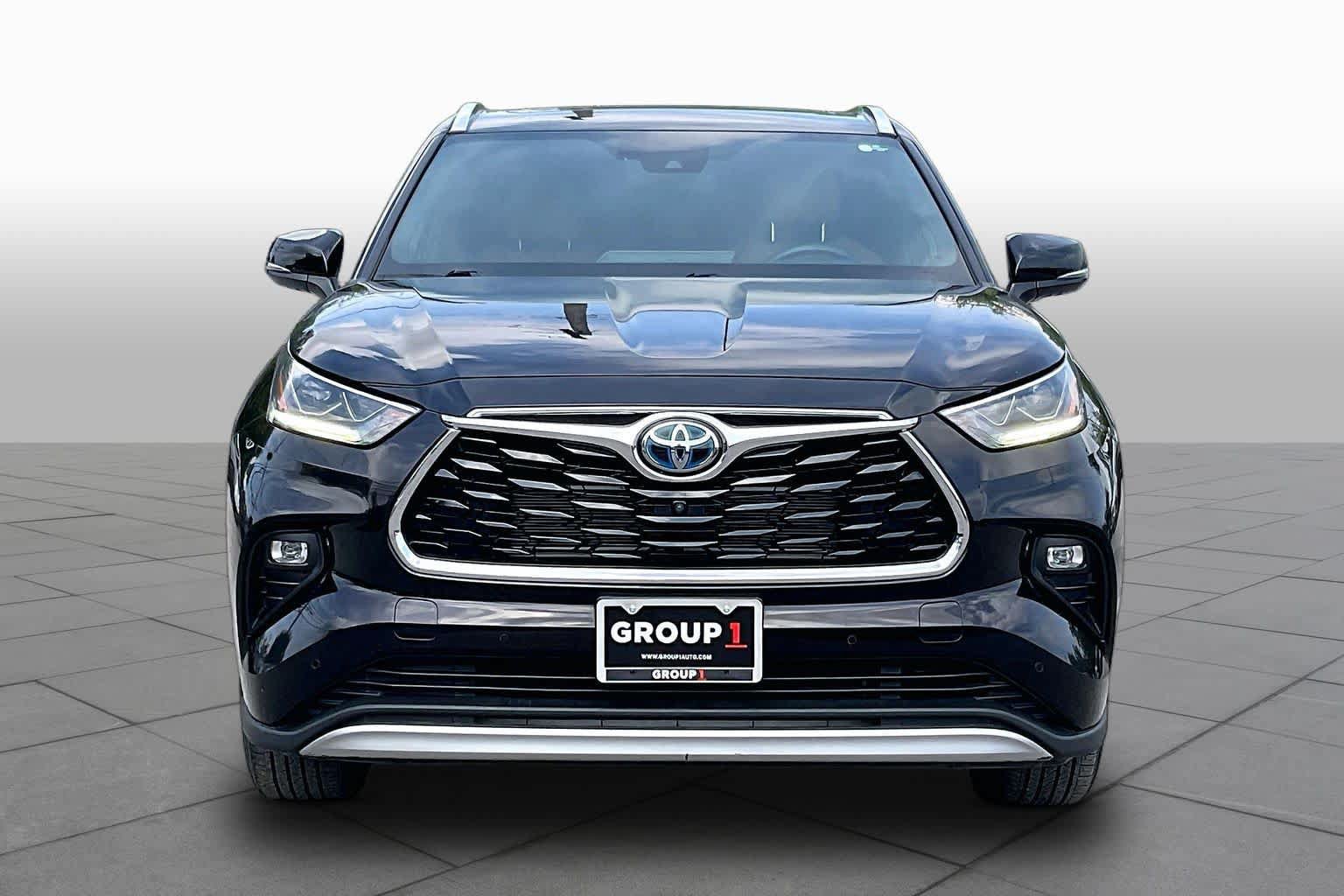 Used 2021 Toyota Highlander Platinum AWD/4WD image 4