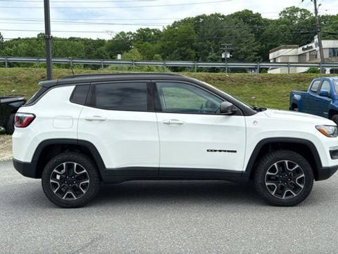 Used 2019 Jeep Compass Trailhawk w/ Leather Interior Group AWD/4WD image 3