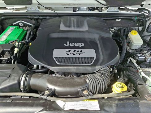 Used 2012 Jeep Wrangler Unlimited Sahara w/ Dual Top Group image 26