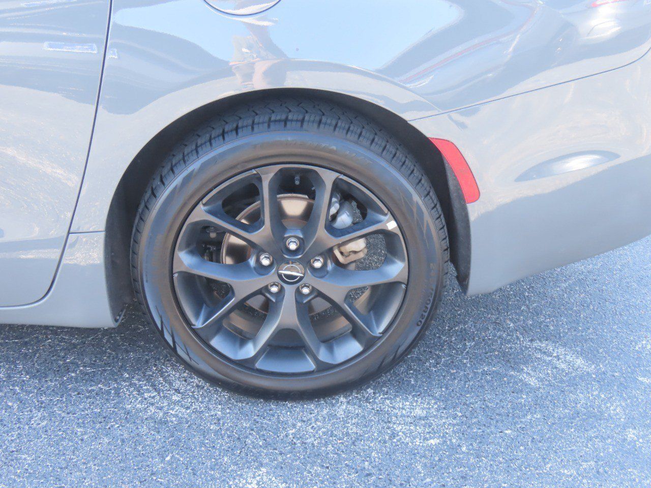 Used 2025 Chrysler Pacifica Limited FWD image 18