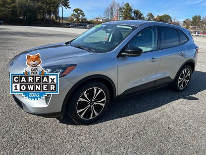 Used 2022 Ford Escape SE w/ SE Sport Appearance Package