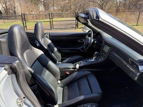 Used 2016 Porsche 911 Turbo S image 15