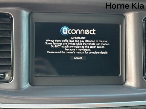 Used 2019 Dodge Charger SXT image 18