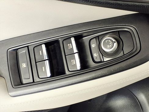 Used 2019 Subaru Forester Limited w/ Popular Package #3 image 17