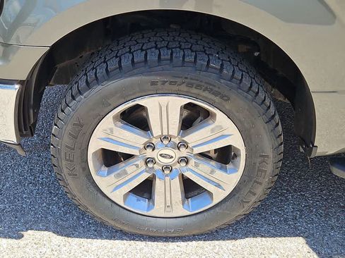 Used 2019 Ford F150 XLT w/ Equipment Group 302A Luxury AWD/4WD image 12