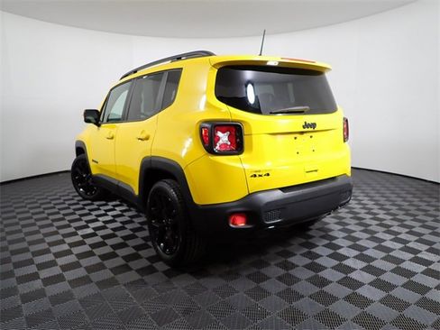 Used 2018 Jeep Renegade Altitude image 12