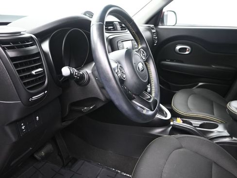 Used 2016 Kia Soul + w/ Designer's Package FWD image 13