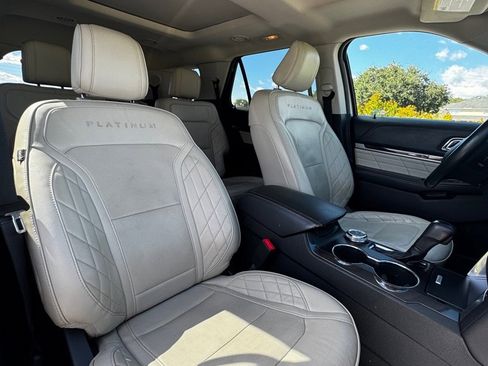 Used 2018 Ford Explorer Platinum image 14