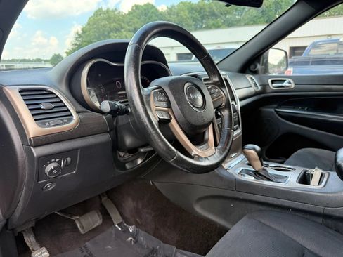 Used 2016 Jeep Grand Cherokee Laredo w/ Quick Order Package 23E AWD/4WD image 17