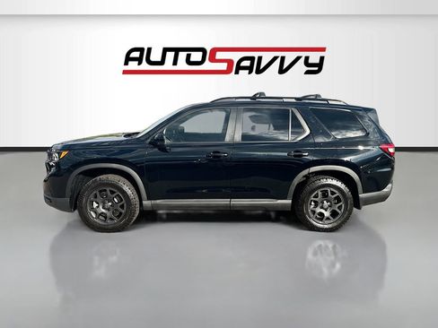 Used 2025 Honda Pilot TrailSport image 4