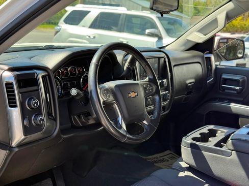 Used 2019 Chevrolet Silverado 1500 LT AWD/4WD image 11