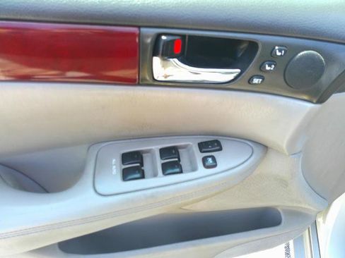 Used 2003 Lexus ES 330 image 8