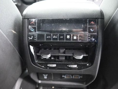 Used 2023 Jeep Grand Cherokee Overland w/ Luxury Tech Group IV AWD/4WD image 9