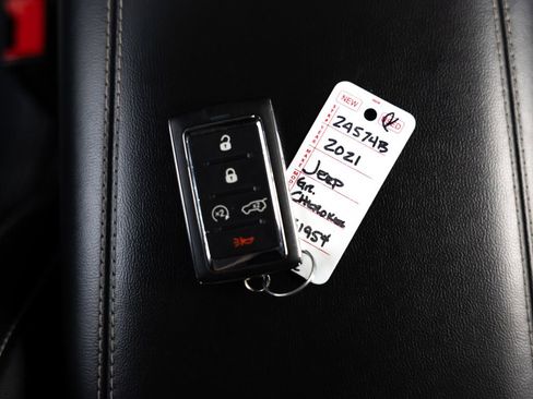 Used 2021 Jeep Grand Cherokee L Limited image 25