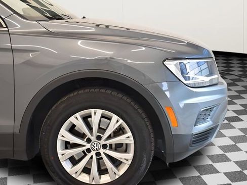 Used 2018 Volkswagen Tiguan SE w/ 3rd Row Seat Package AWD/4WD image 13