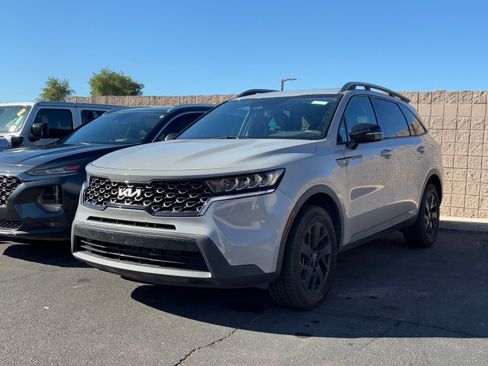 Used 2022 Kia Sorento S image 2