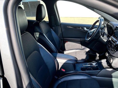 Used 2025 Ford Escape ST-Line AWD/4WD image 7