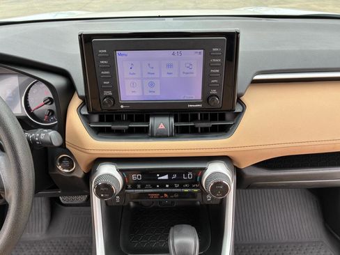 Used 2021 Toyota RAV4 XLE w/ Convenience Package FWD image 19