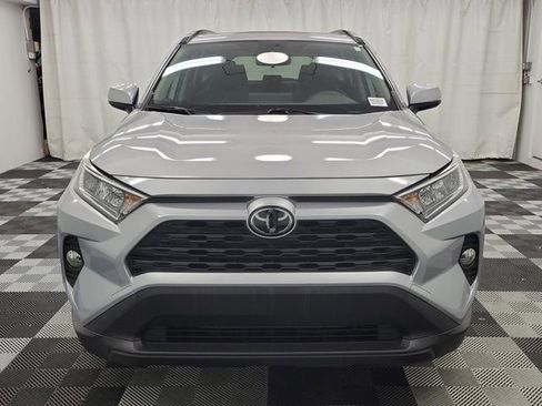 Used 2019 Toyota RAV4 XLE FWD image 2