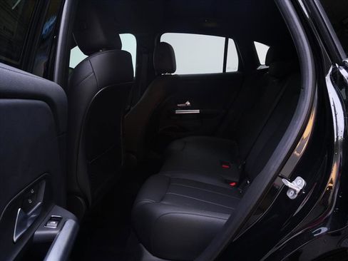 Used 2025 Mercedes-Benz GLA 250 image 33