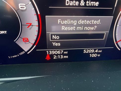 Used 2020 Audi Q8 Prestige AWD/4WD image 12