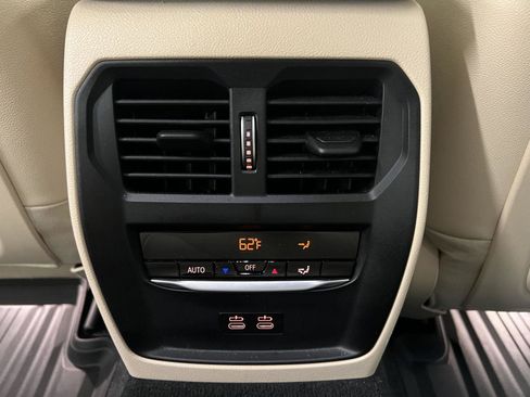 Used 2021 BMW 330i xDrive Sedan w/ Convenience Package image 34