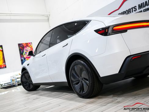 Used 2026 Tesla Model Y Long Range RWD image 84