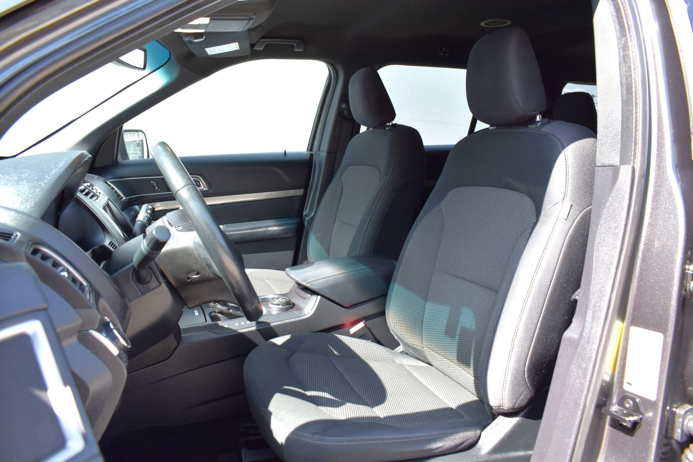 Used 2019 Ford Explorer XLT w/ Equipment Group 201A AWD/4WD image 11