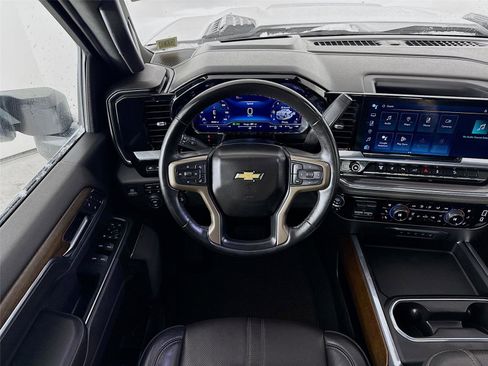 Used 2024 Chevrolet Silverado 3500 High Country w/ High Country Premium Package image 23