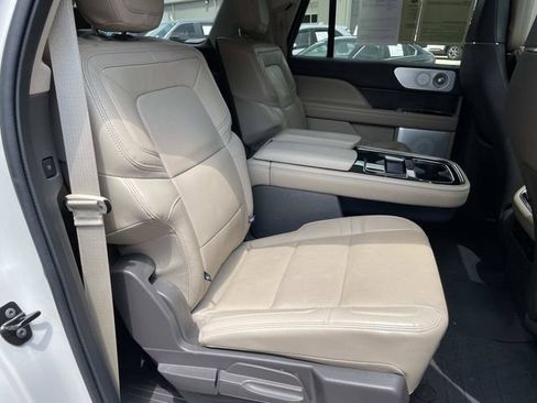 Used 2024 Lincoln Navigator L Reserve AWD/4WD image 16