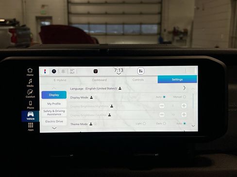 Used 2025 Jeep Wrangler Willys image 24