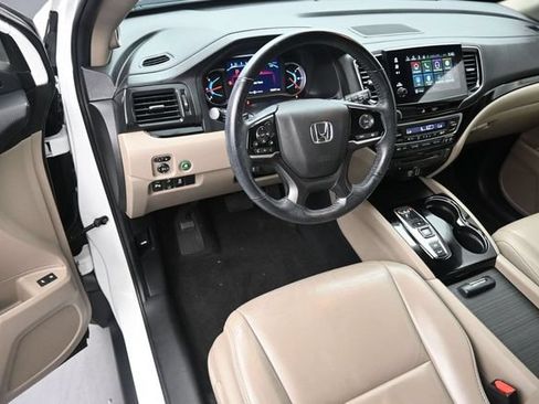 Certified 2022 Honda Pilot Touring image 15