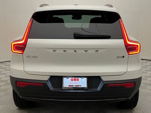 Used 2024 Volvo XC40 B5 Plus AWD/4WD image 13
