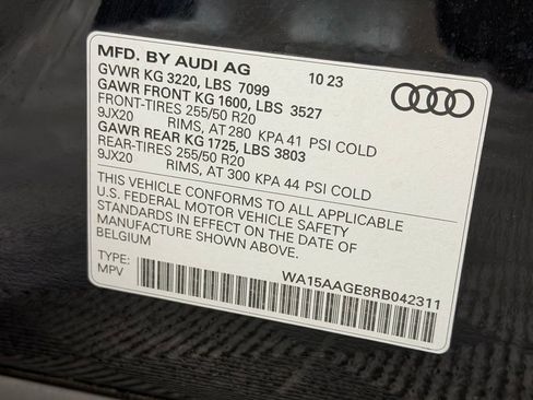 Used 2024 Audi Q8 e-tron Premium Plus w/ Premium Plus Package AWD/4WD image 32