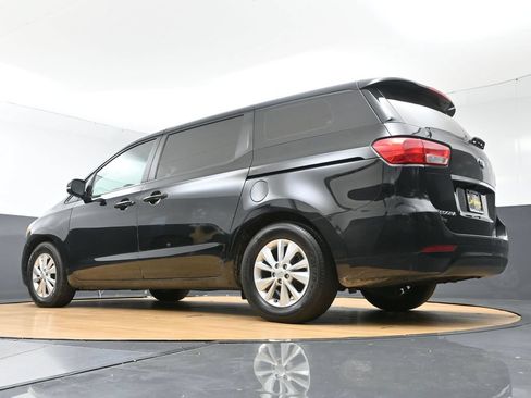 Used 2018 Kia Sedona L FWD image 48