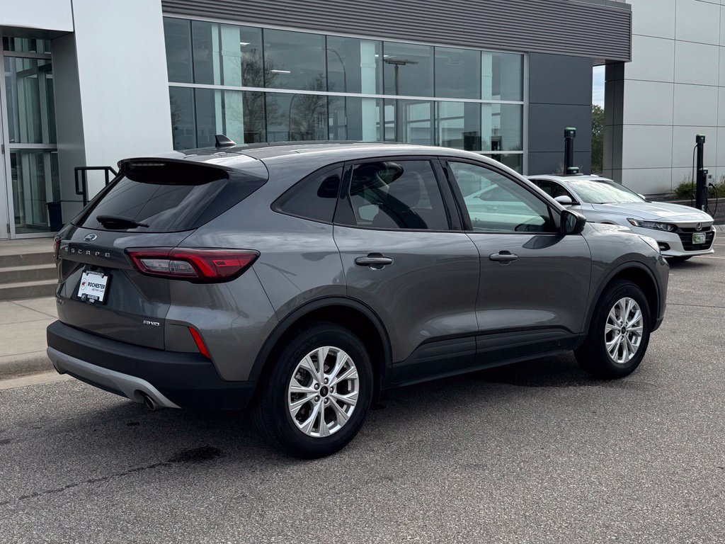 Used 2025 Ford Escape Active AWD/4WD image 46