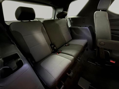Used 2023 Chevrolet Traverse LT FWD image 26