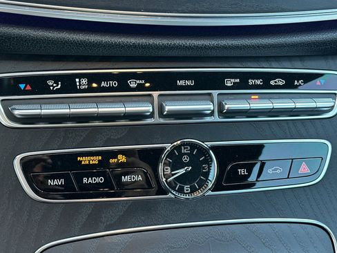 Used 2019 Mercedes-Benz E 450 4MATIC Cabriolet image 19