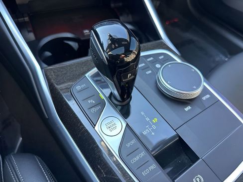 Used 2022 BMW 330i Sedan image 18