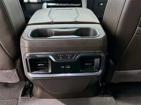 Used 2024 GMC Sierra 2500 Denali w/ Denali Reserve Package image 27