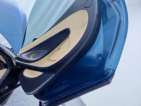 Used 2017 McLaren 570S image 36