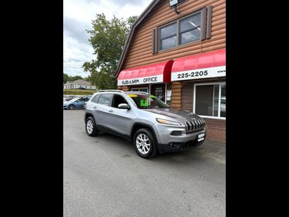 Used 2017 Jeep Cherokee Latitude w/ Comfort/Convenience Group
