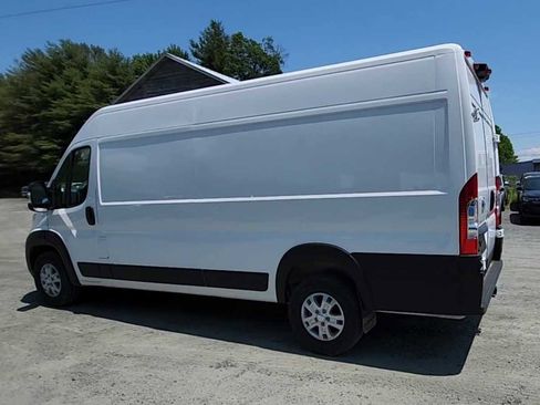 New 2024 RAM ProMaster 3500 w/ Quick Order Package 22G SLT image 6