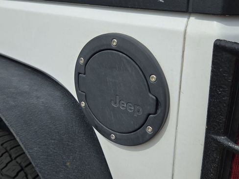 Used 2015 Jeep Wrangler Unlimited Sport image 16